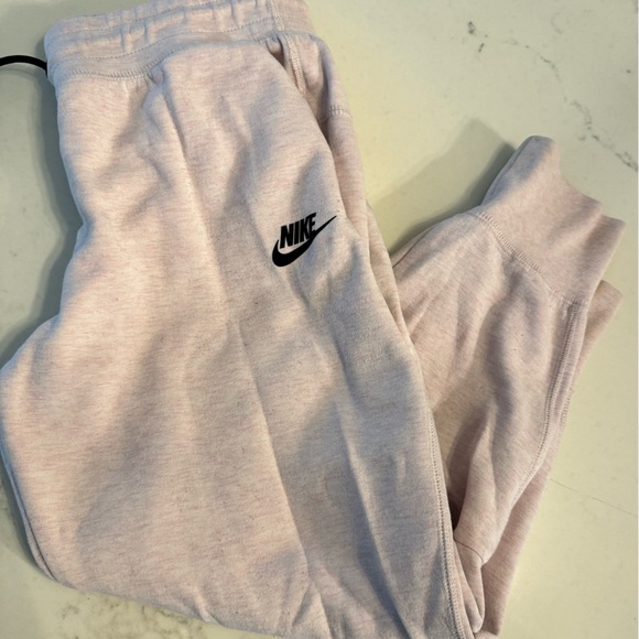 🔥NIKE GIRLS JOGGERS | SIZE M🔥 - Picture 2 of 8